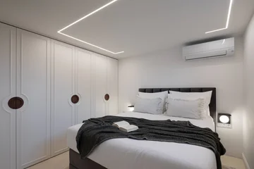 Modern Five-Bedroom Villa with Pool in Slatine