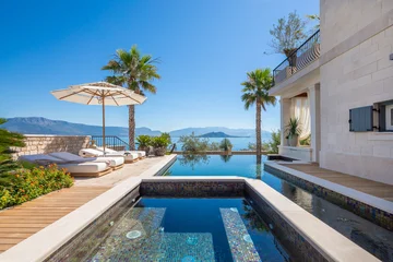 Modern Five-Bedroom Villa with Pool in Slatine