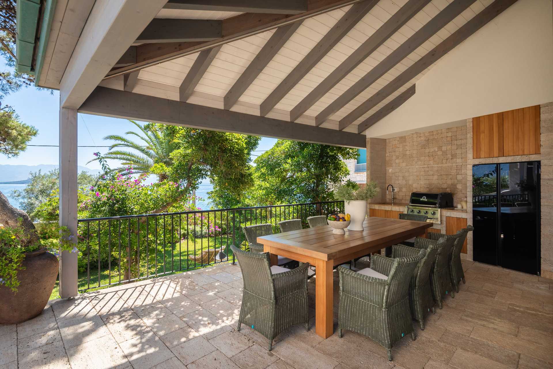 Luxury Villa Momento with Pool