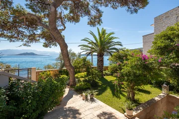 Modern Five-Bedroom Villa with Pool in Slatine