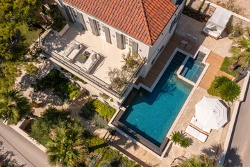 Modern Five-Bedroom Villa with Pool in Slatine