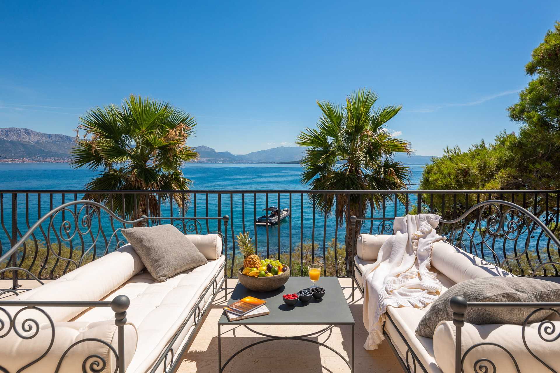 Luxury Villa Momento with Pool