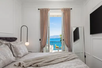 Modern Five-Bedroom Villa with Pool in Slatine