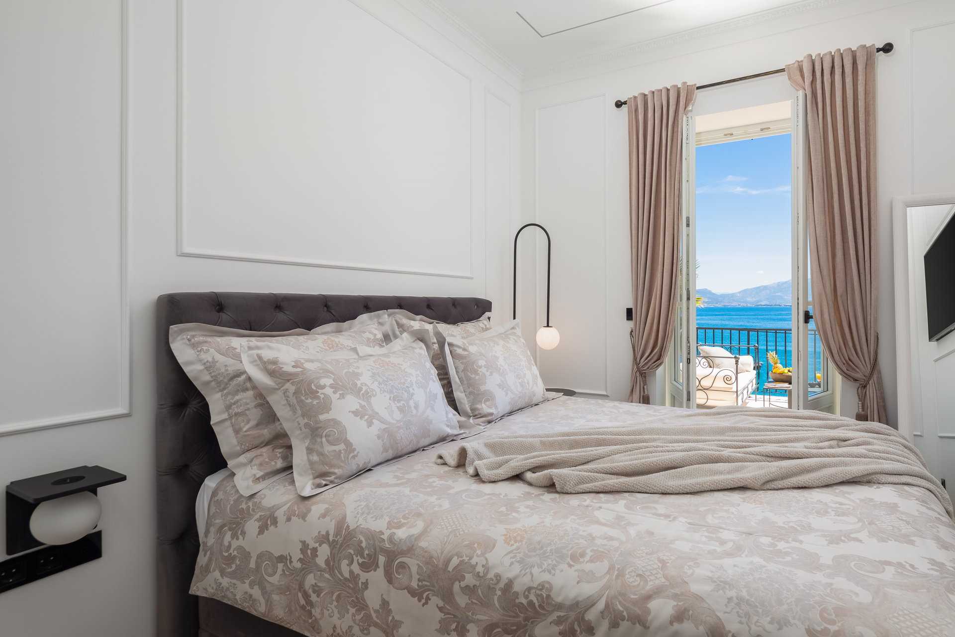Luxury Villa Momento with Pool
