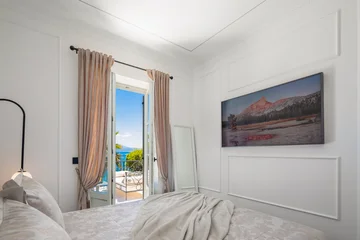 Modern Five-Bedroom Villa with Pool in Slatine