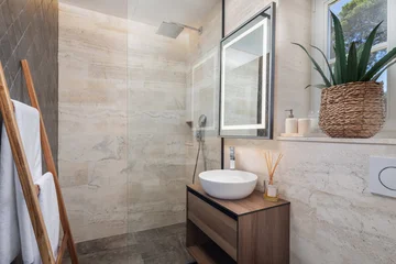 Modern Five-Bedroom Villa with Pool in Slatine