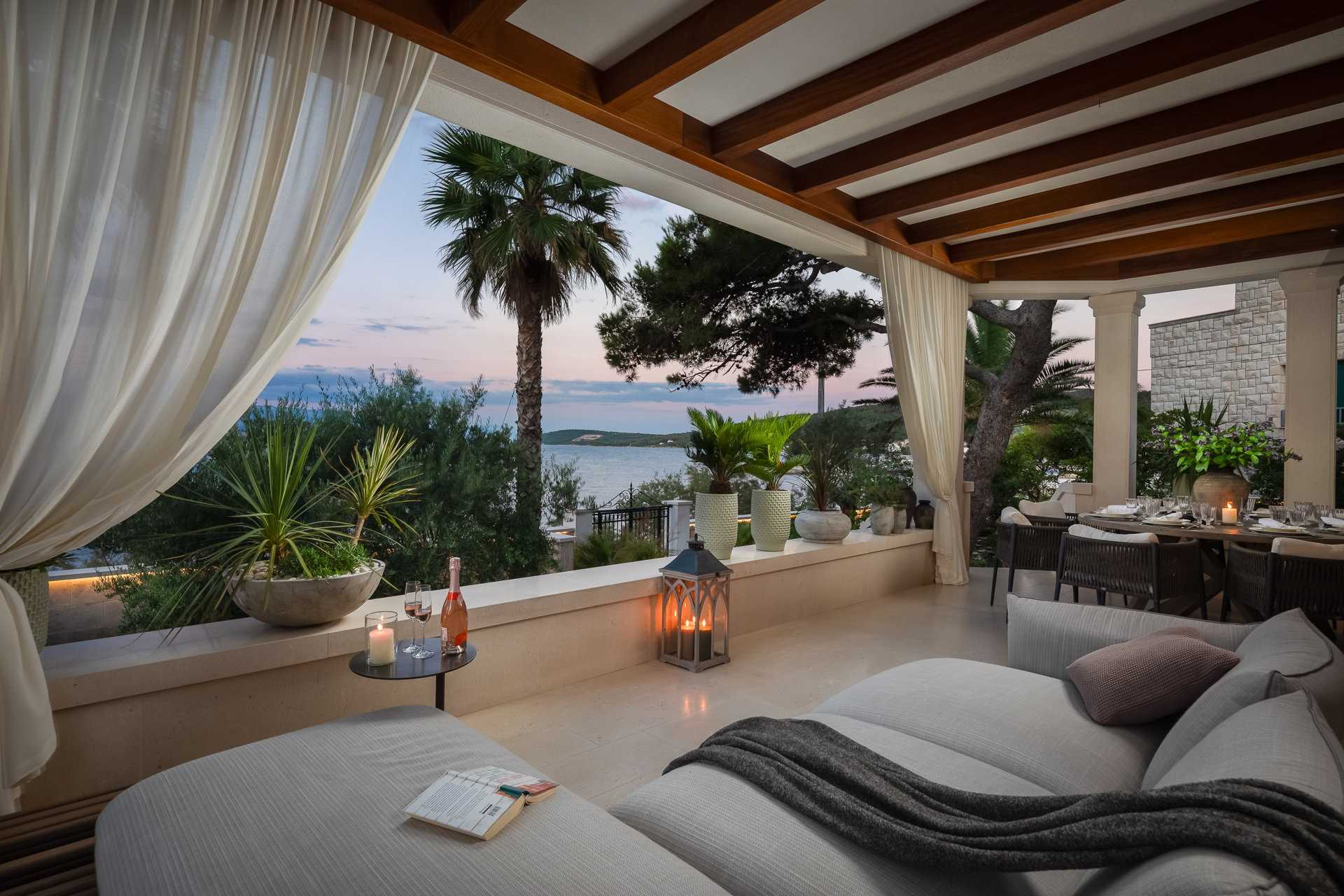 Luxury Villa Momento with Pool