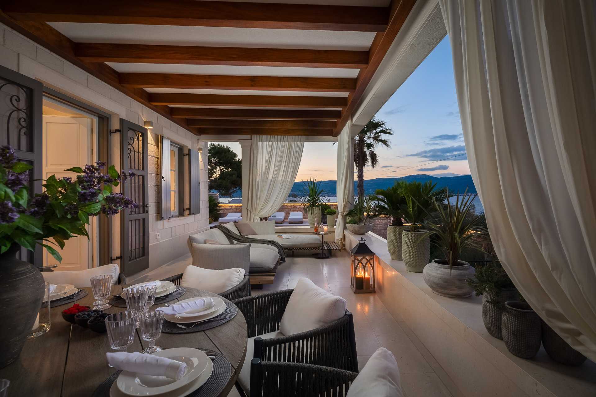 Luxury Villa Momento with Pool