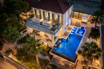 Modern Five-Bedroom Villa with Pool in Slatine