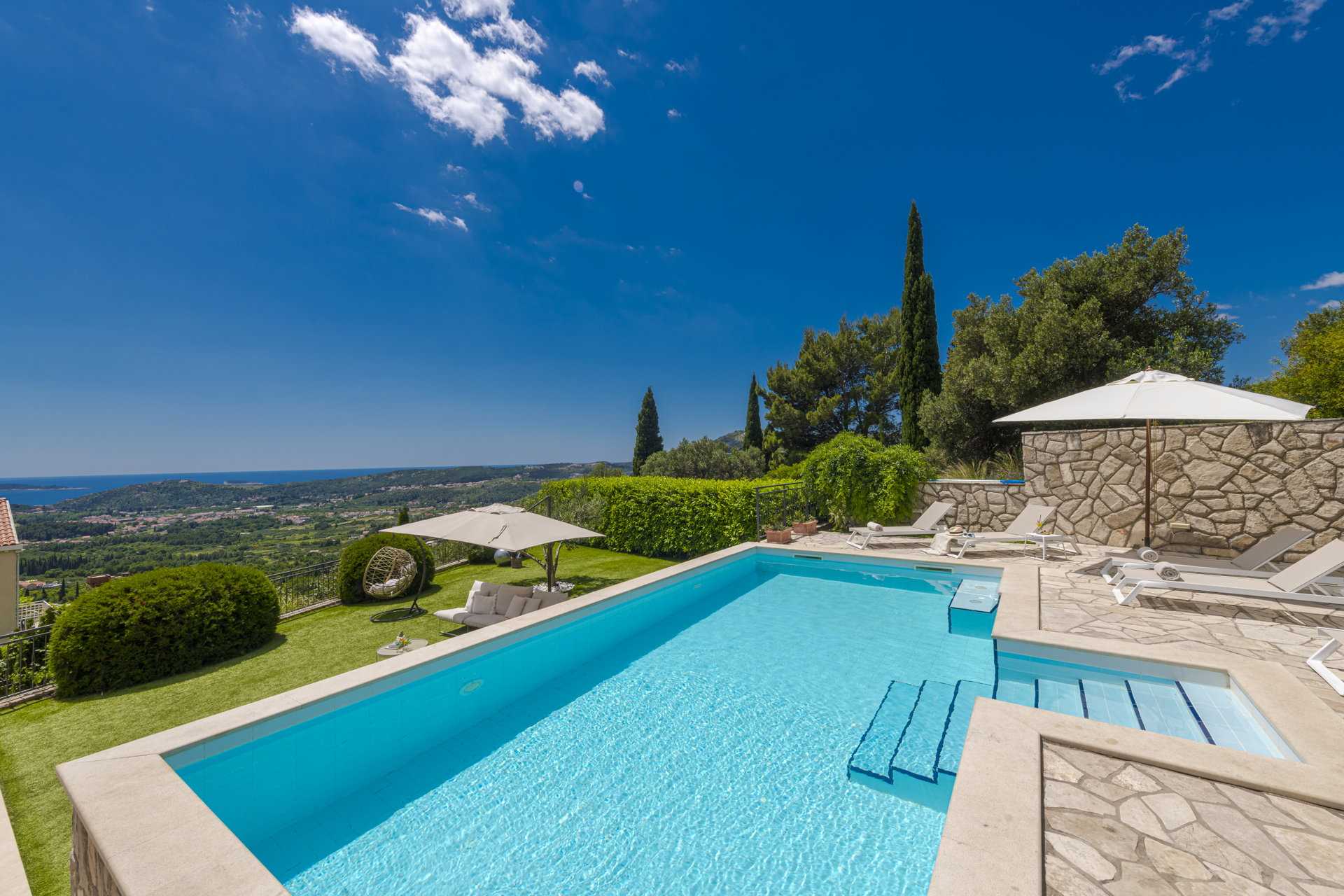 Villa Konzepta with Pool