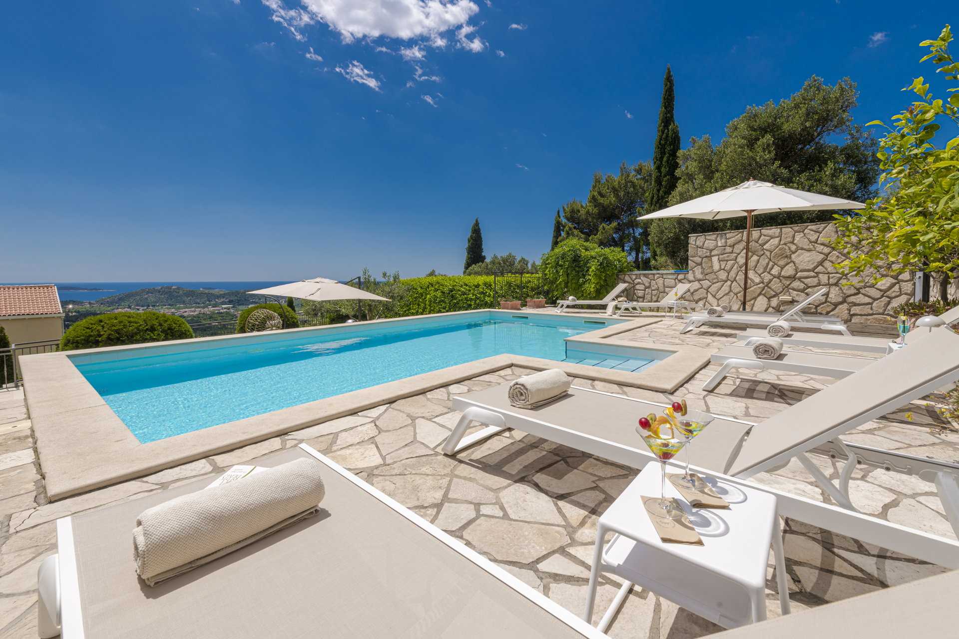 Villa Konzepta with Pool