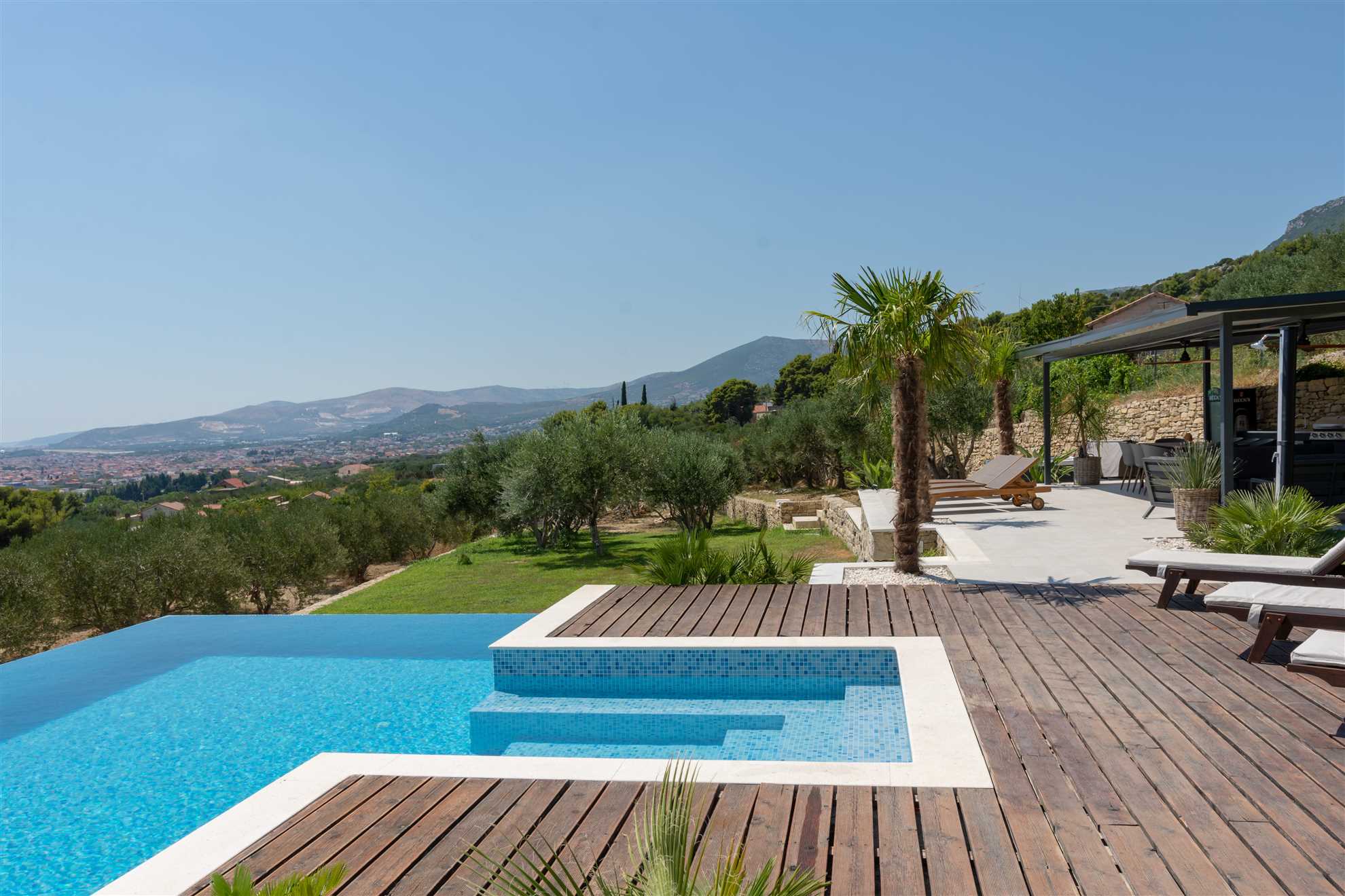 Villa Golden Leaf with Heated Pool
