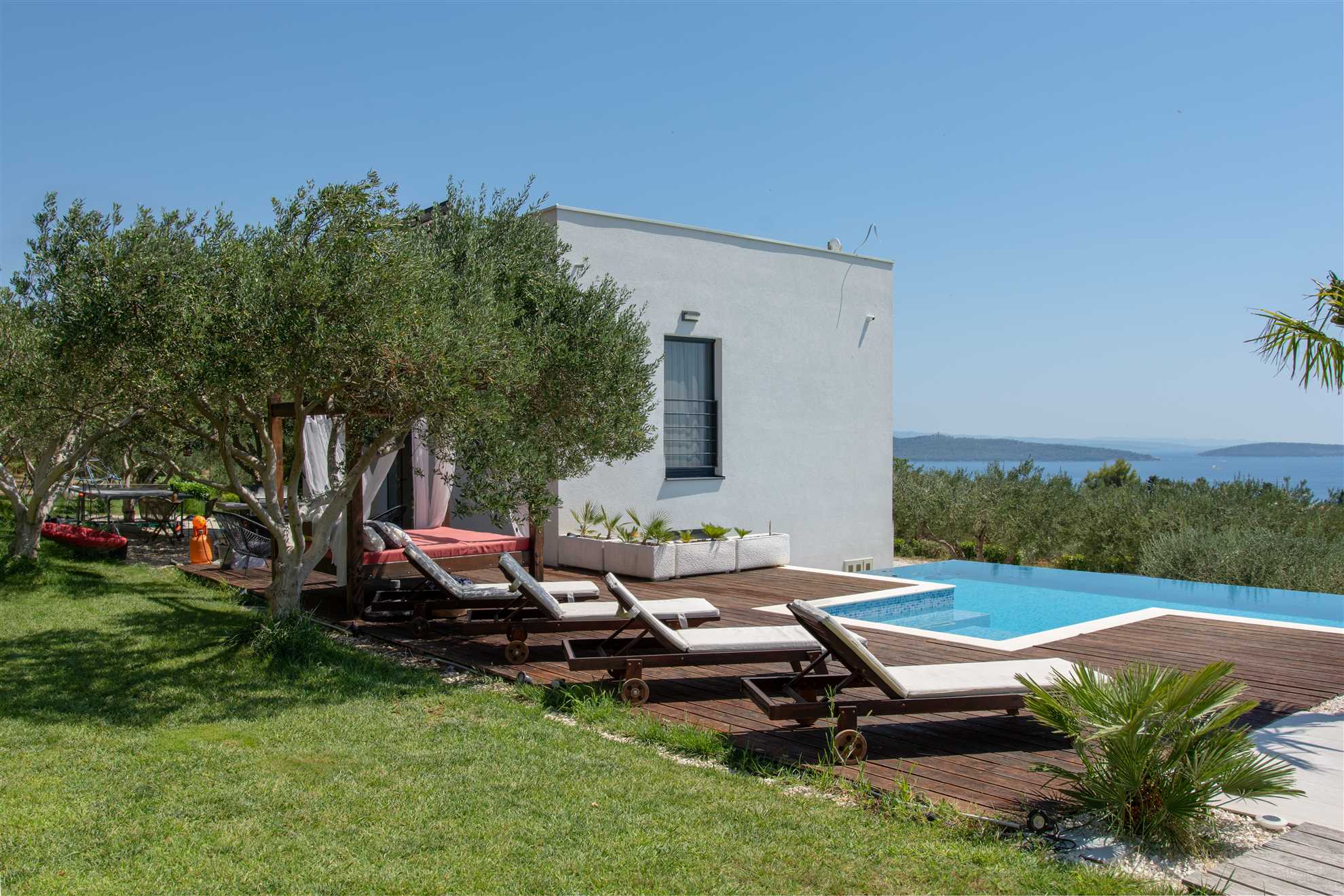 Villa Golden Leaf with Heated Pool