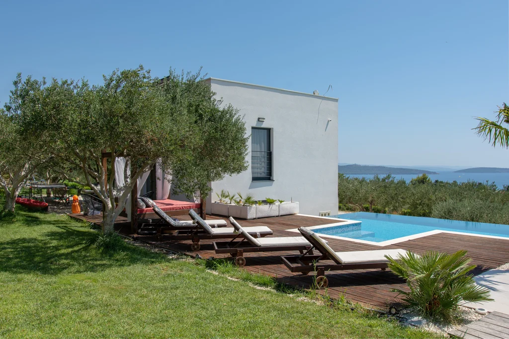 Private Villa Retreat with Pool in Kaštel Lukšić