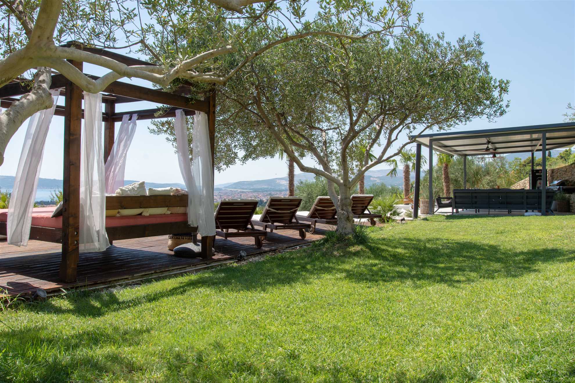 Villa Golden Leaf with Heated Pool