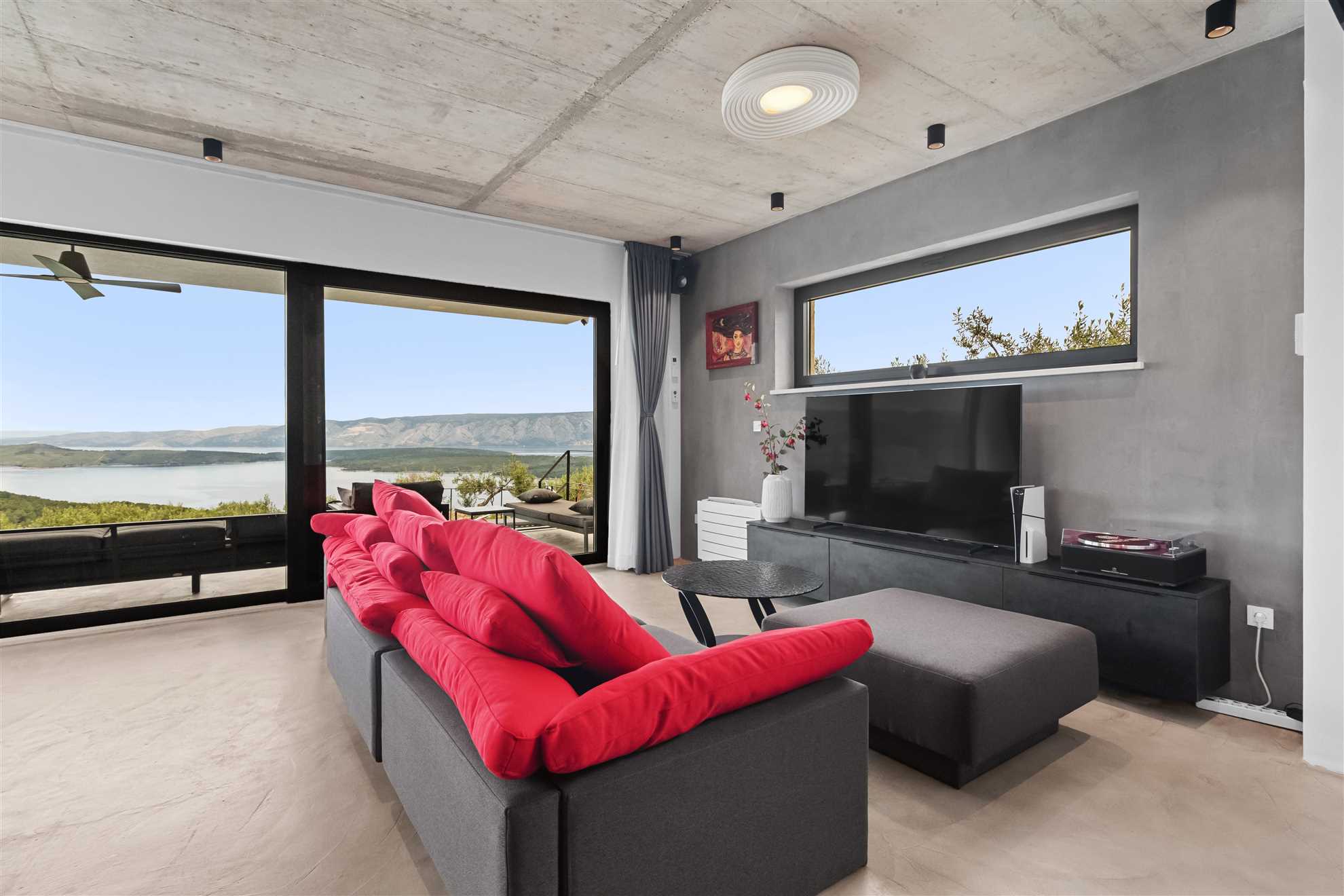 Villa Skysail with Heated Pool