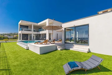 Contemporary Villa with Pool and Jacuzzi in Kaštel Novi