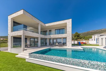 Contemporary Villa with Pool and Jacuzzi in Kaštel Novi