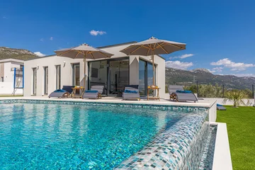 Contemporary Villa with Pool and Jacuzzi in Kaštel Novi