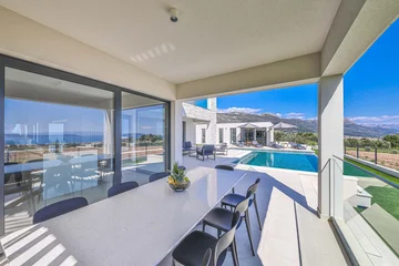 Contemporary Villa with Pool and Jacuzzi in Kaštel Novi