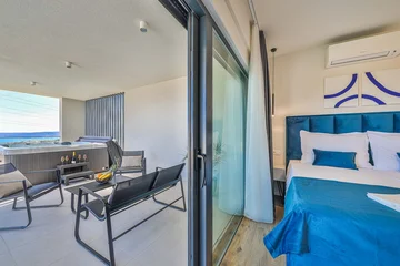 Contemporary Villa with Pool and Jacuzzi in Kaštel Novi