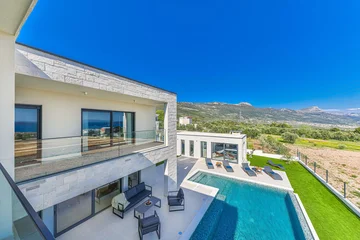 Contemporary Villa with Pool and Jacuzzi in Kaštel Novi