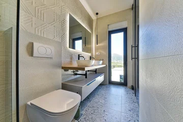 Contemporary Villa with Pool and Jacuzzi in Kaštel Novi