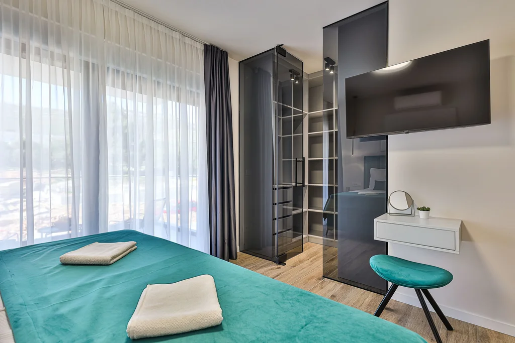 Contemporary Villa with Pool and Jacuzzi in Kaštel Novi