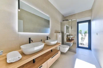 Contemporary Villa with Pool and Jacuzzi in Kaštel Novi