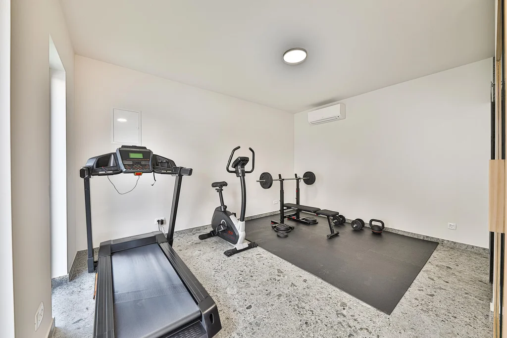 Contemporary Villa with Pool and Jacuzzi in Kaštel Novi