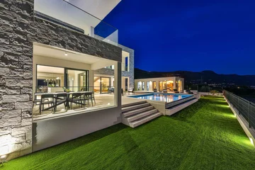 Contemporary Villa with Pool and Jacuzzi in Kaštel Novi