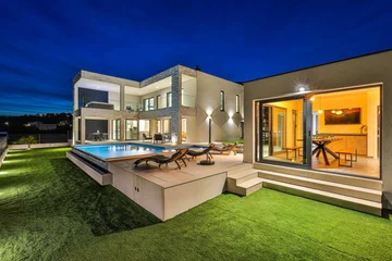 Contemporary Villa with Pool and Jacuzzi in Kaštel Novi