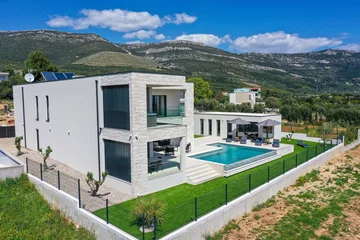 Contemporary Villa with Pool and Jacuzzi in Kaštel Novi