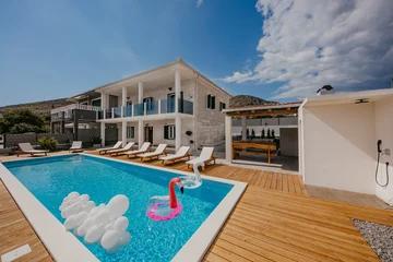 Family Villa with Pool and Sauna near Trogir