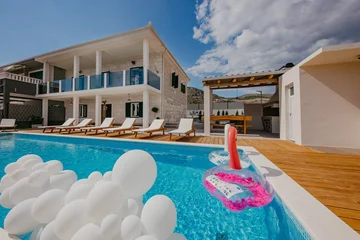 Family Villa with Pool and Sauna near Trogir