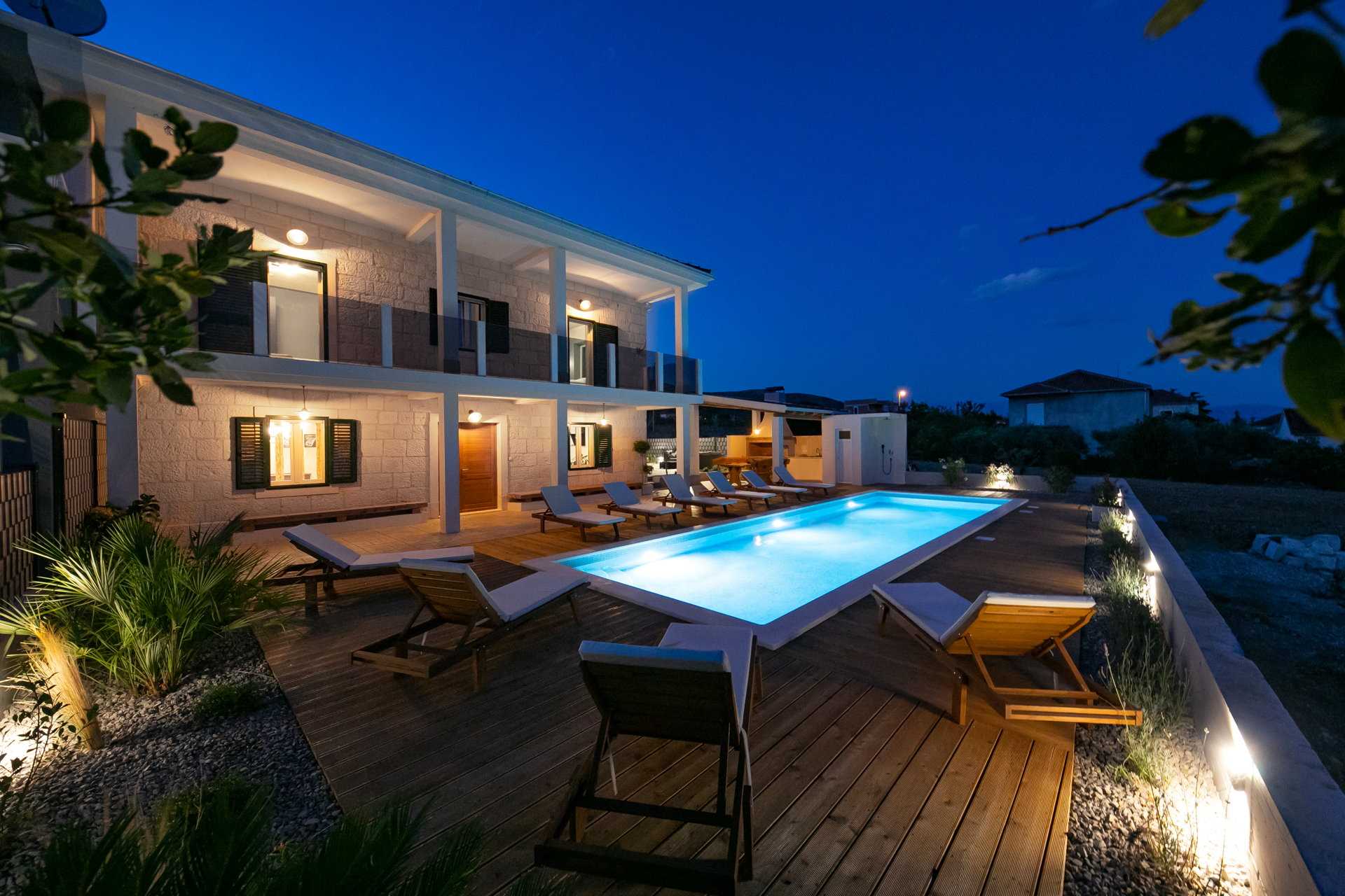 Villa Del Tempo with Pool