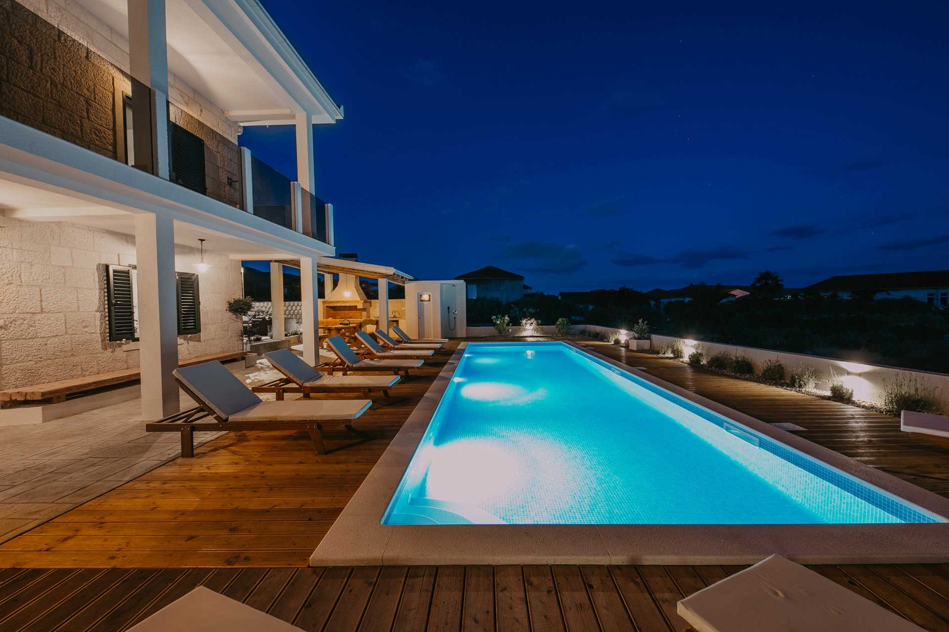 Villa Del Tempo with Pool
