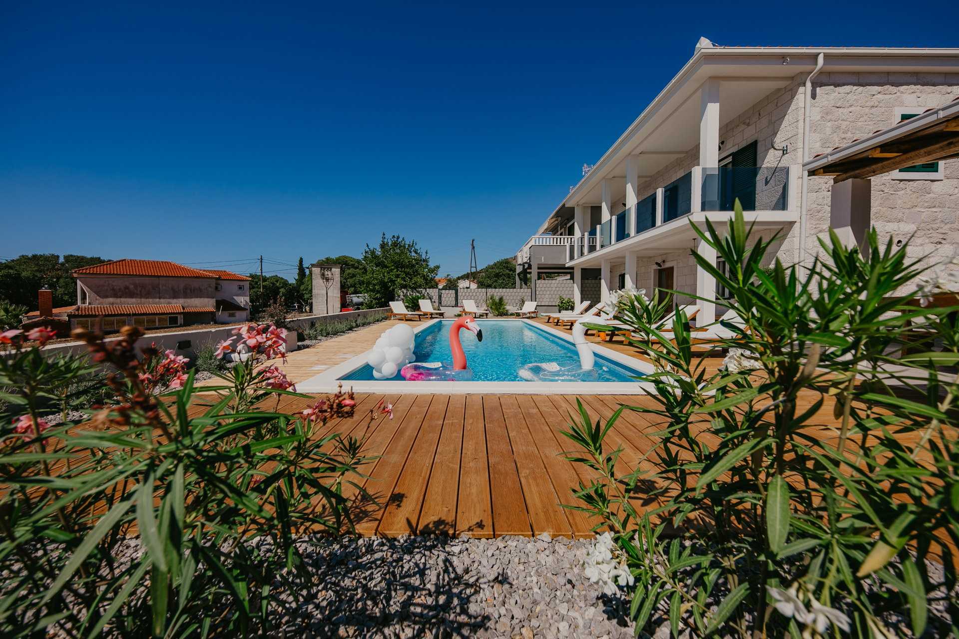 Villa Del Tempo with Pool