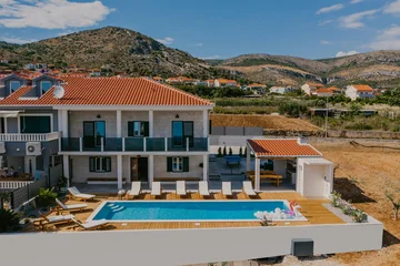 Family Villa with Pool and Sauna near Trogir