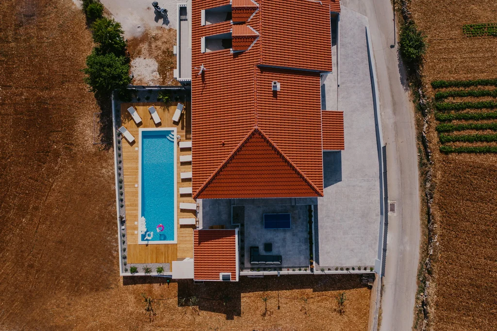 Family Villa with Pool and Sauna near Trogir