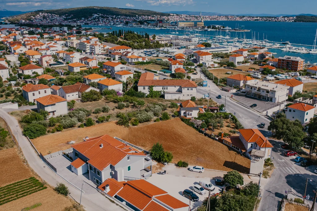 Family Villa with Pool and Sauna near Trogir