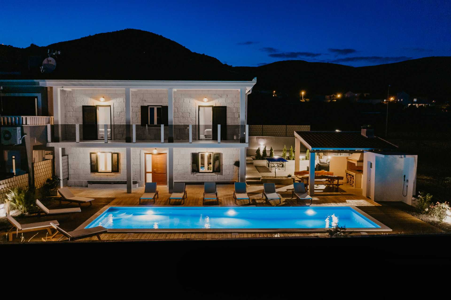 Villa Del Tempo with Pool