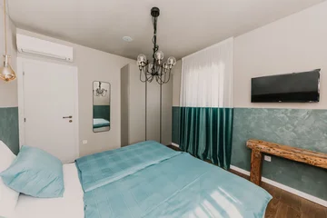 Family Villa with Pool and Sauna near Trogir