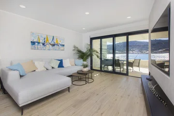 Beachfront Villa with Pool in Vinišće