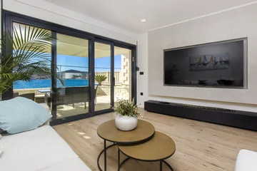 Beachfront Villa with Pool in Vinišće