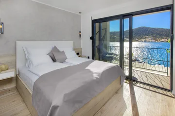 Beachfront Villa with Pool in Vinišće