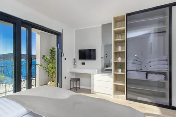 Beachfront Villa with Pool in Vinišće