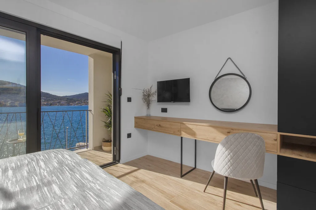 Beachfront Villa with Pool in Vinišće