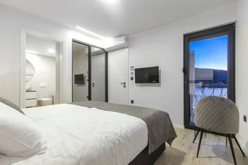 Beachfront Villa with Pool in Vinišće