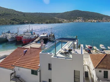 Beachfront Villa with Pool in Vinišće